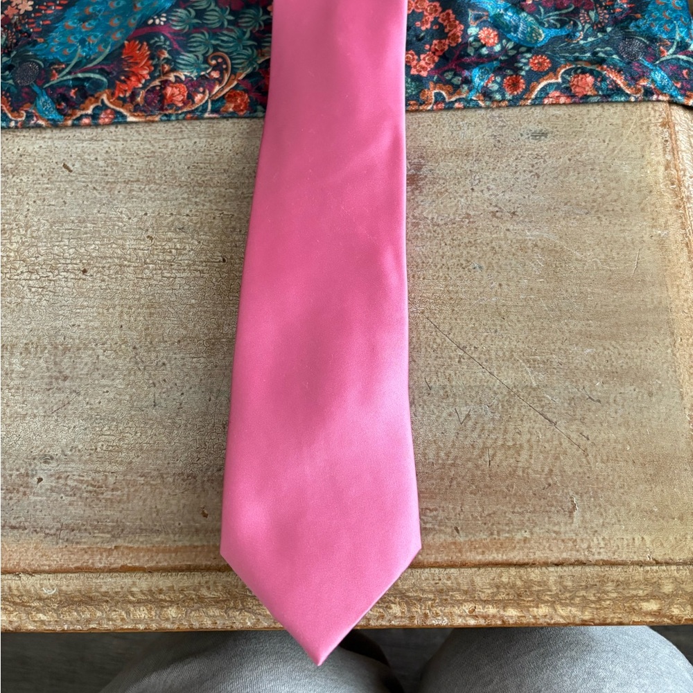 The Tie Bar Solid 100% Silk Wild Pink Tie
